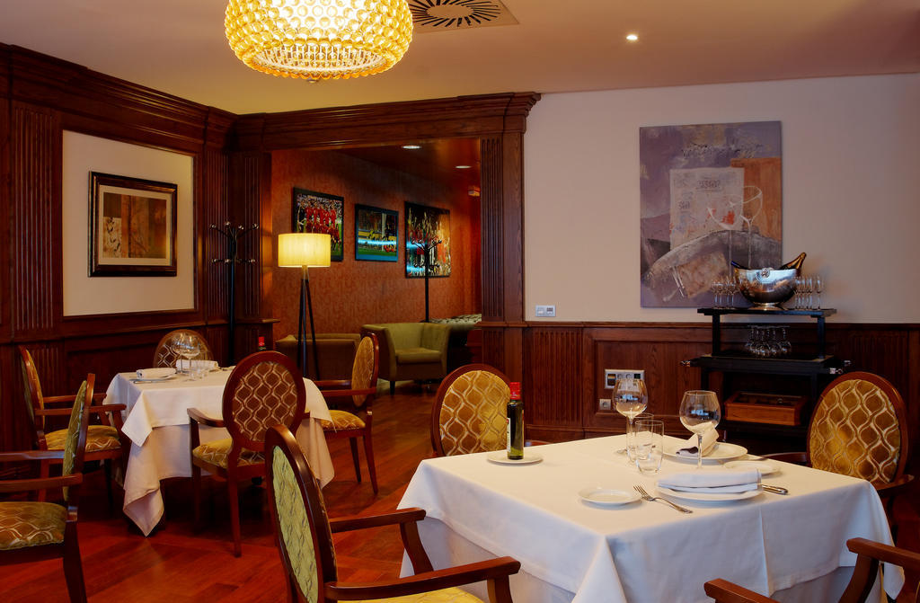 Hotelsefutbol Las Rozas de Madrid Exterior photo